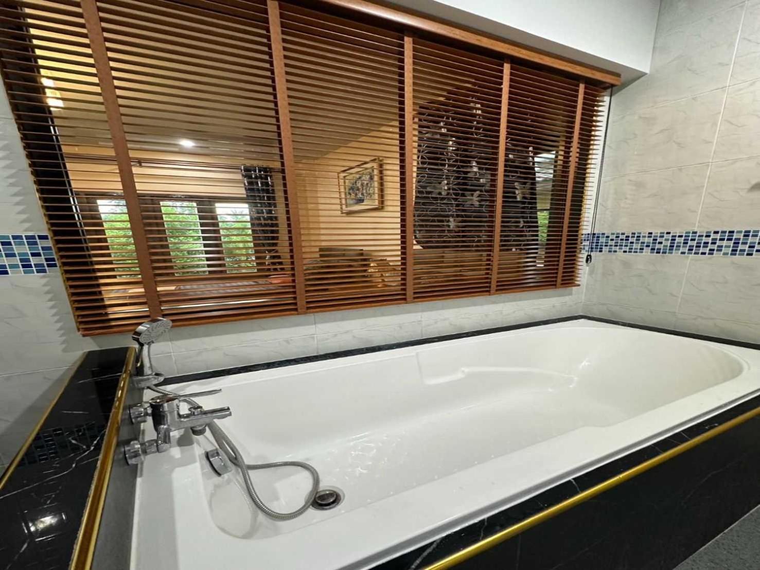 Capital O 75518 Baan Rose Resort Ao Luk Εξωτερικό φωτογραφία